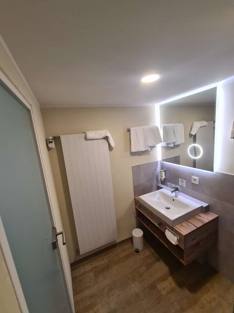 Triple room side house - bathroom