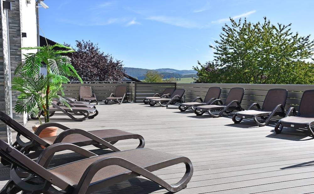 Sundeck