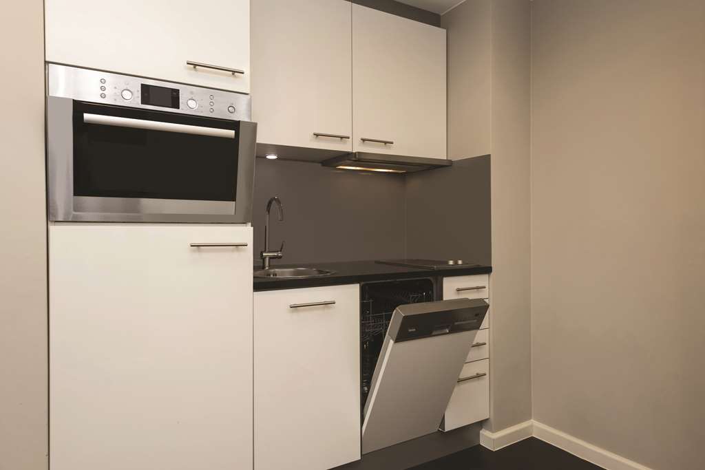 adina apartment hotel hamburg michel studio room ktichen