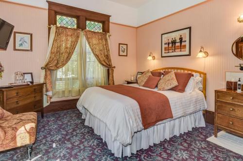 The KirkHouse Bed and Breakfast - photo 2