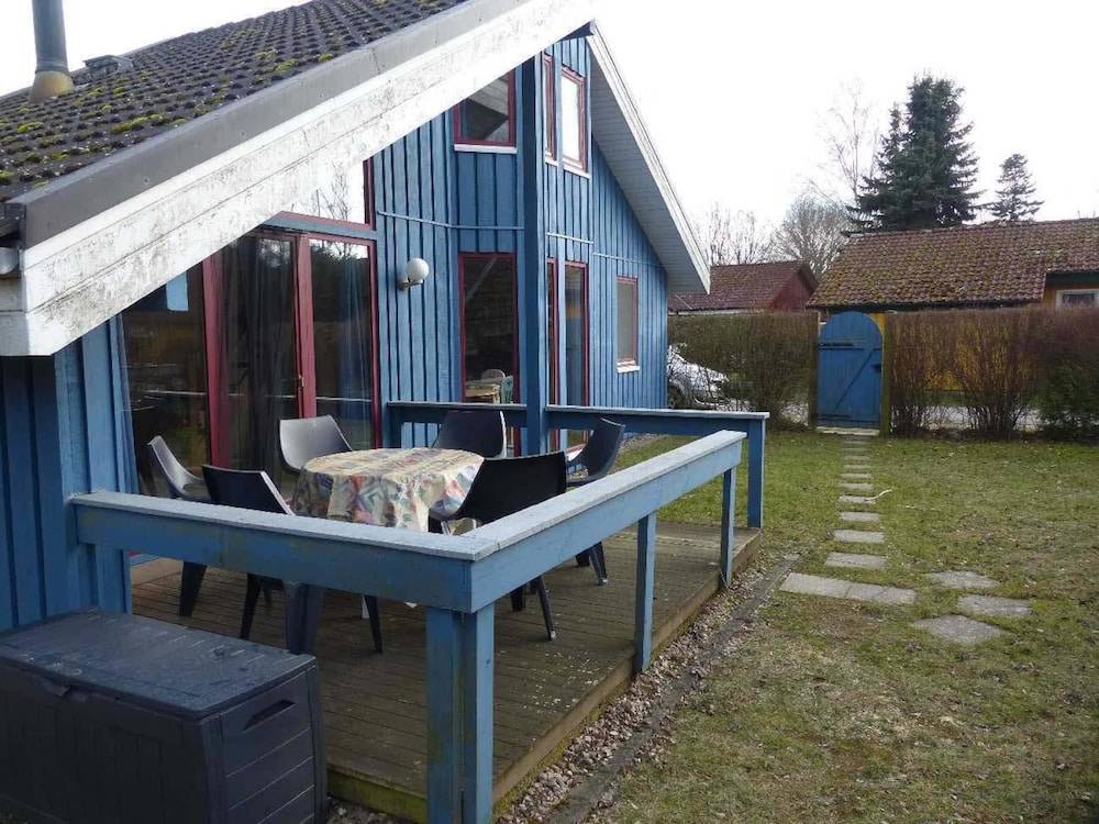 Lakeside Meadow Cottage