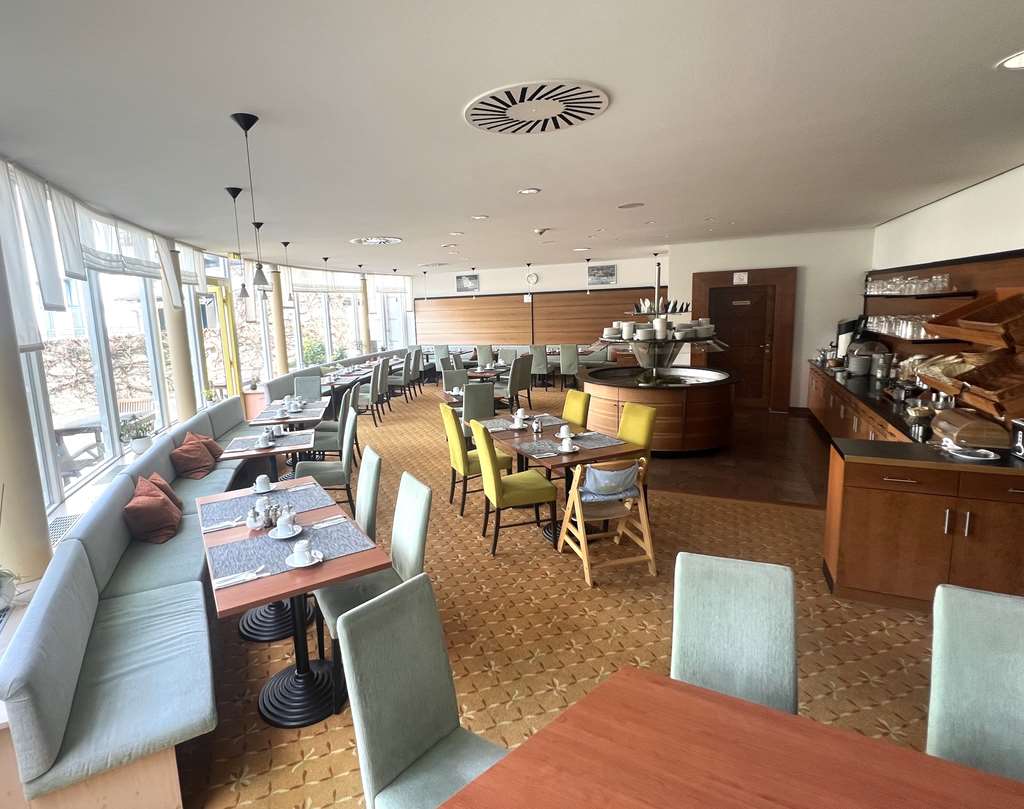 Our breakfast buffet in the winter garden.