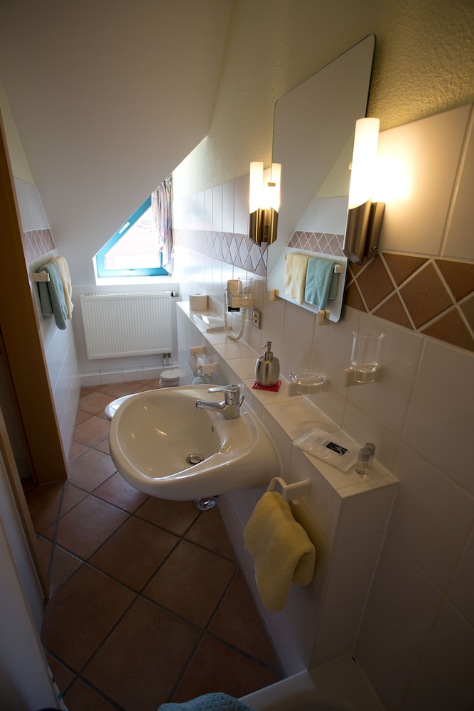 Bathroom sink