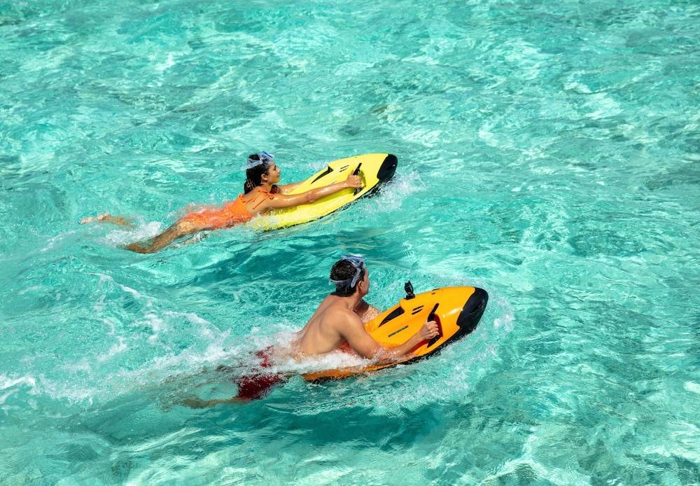 Surfing/boogie boarding