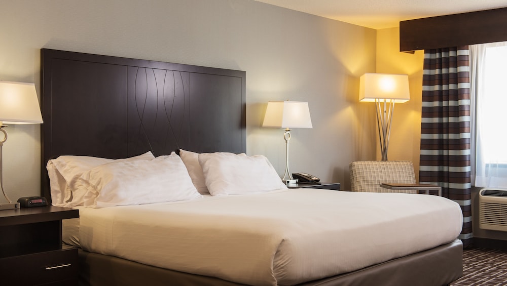 Holiday Inn Express Le Claire Riverfront Davenport an IHG Hotel - photo 3