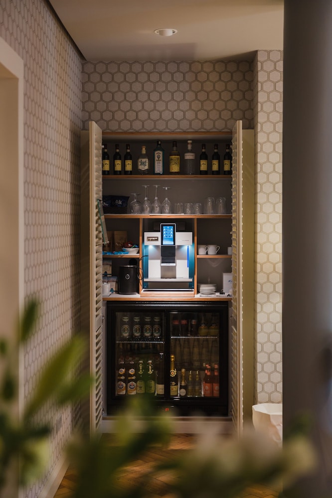 Snack bar