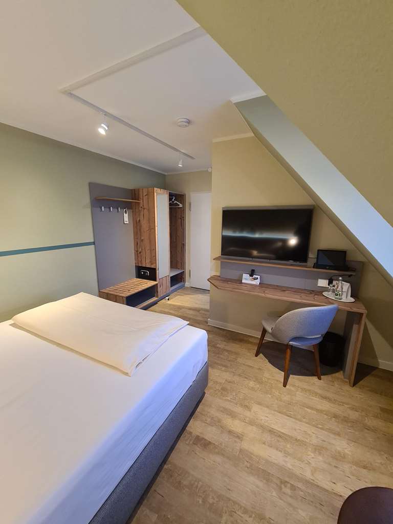 Single room side house