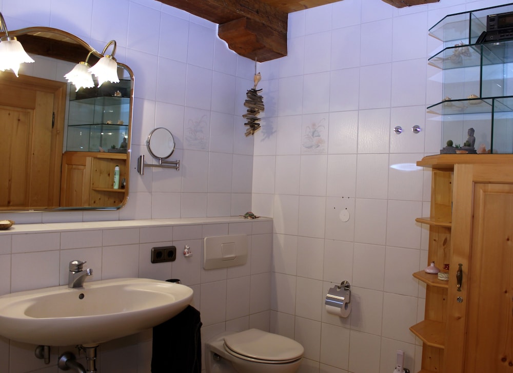 Bathroom amenities