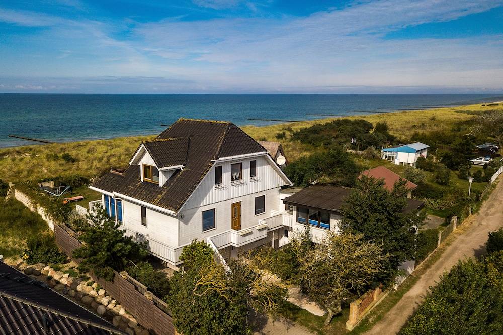 Beach/ocean view