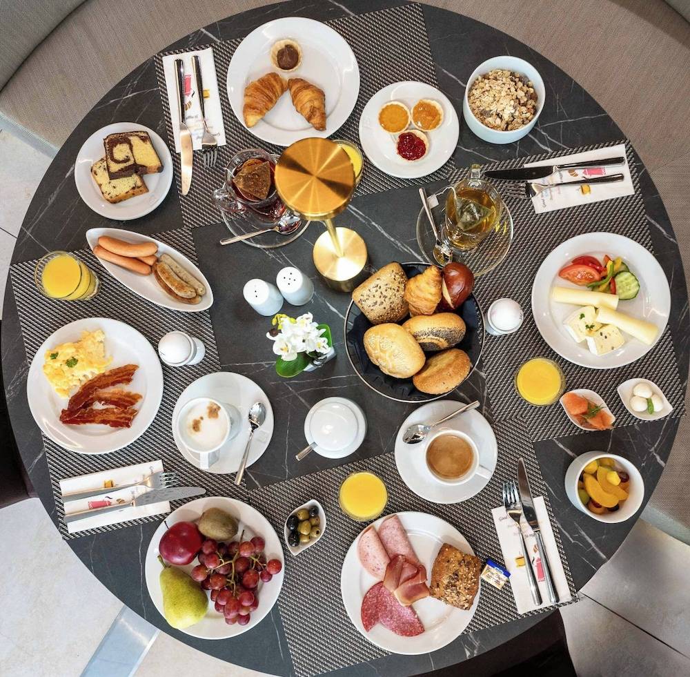 Breakfast meal
