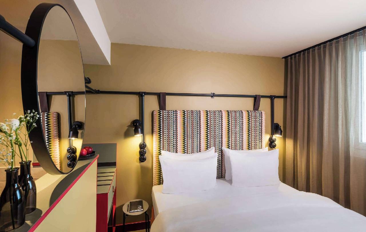 Guest room