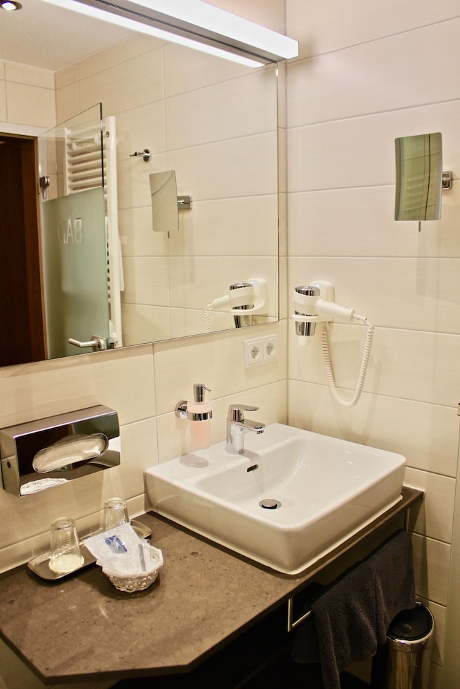Bathroom amenities