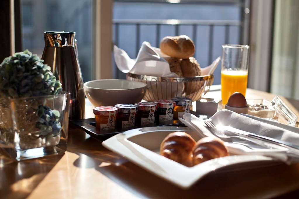 breakfast in the room