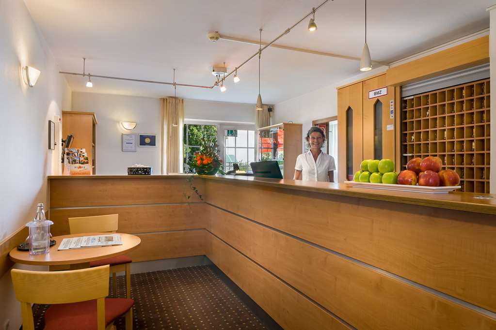 Reception TOP acora Hotel Dusseldorf