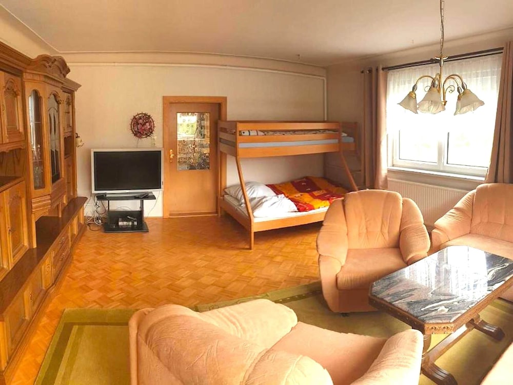 Ferienhaus in Barenstein bei Grunen Hugeln