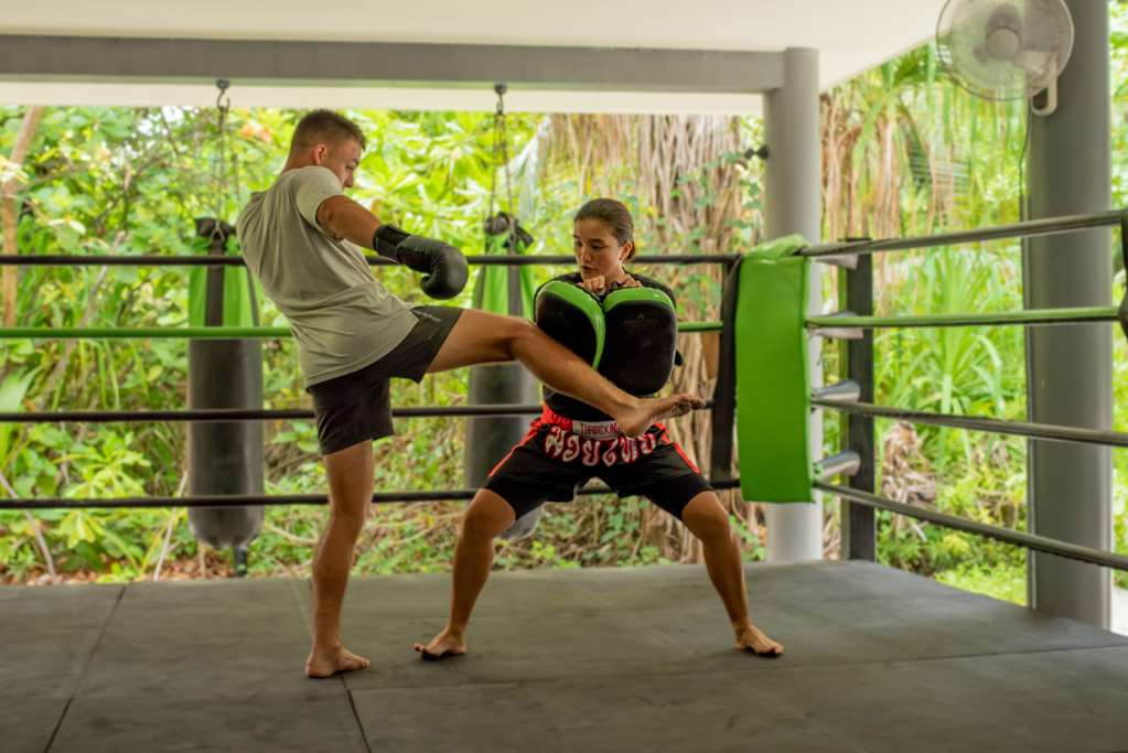 Anantara Kihavah Muay Thai Boxing