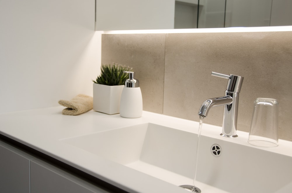 Bathroom sink