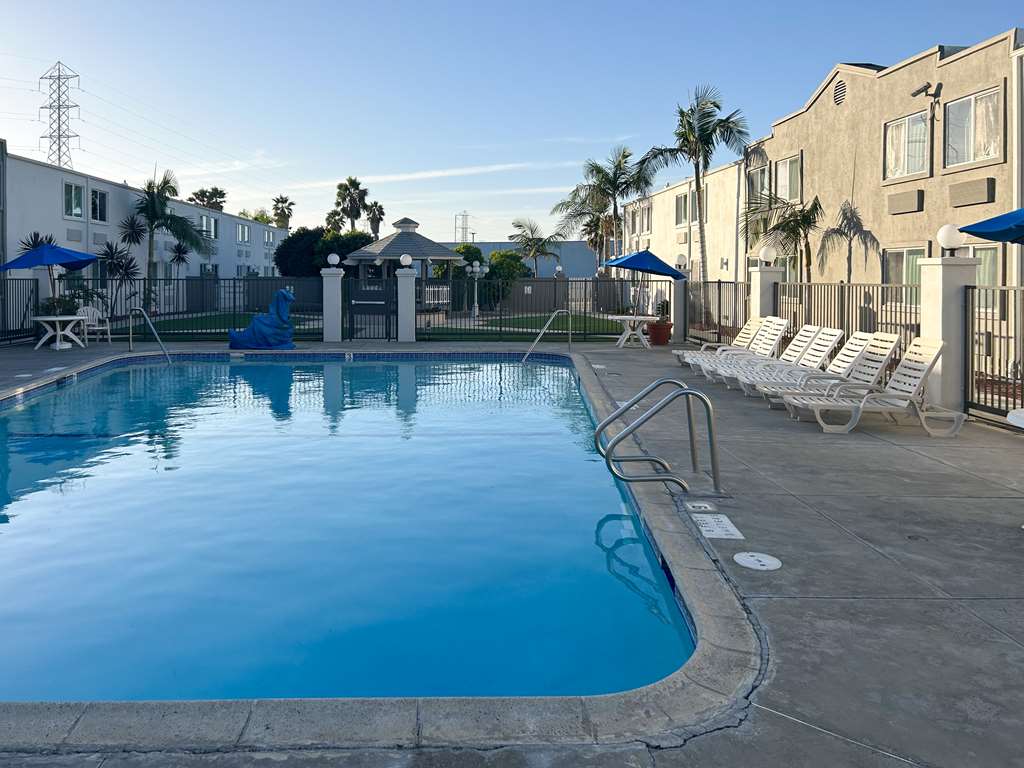 Studio 6 Suites Carson CA - photo 2