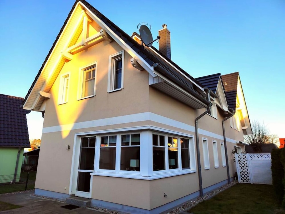 Strandburg Modern Retreat