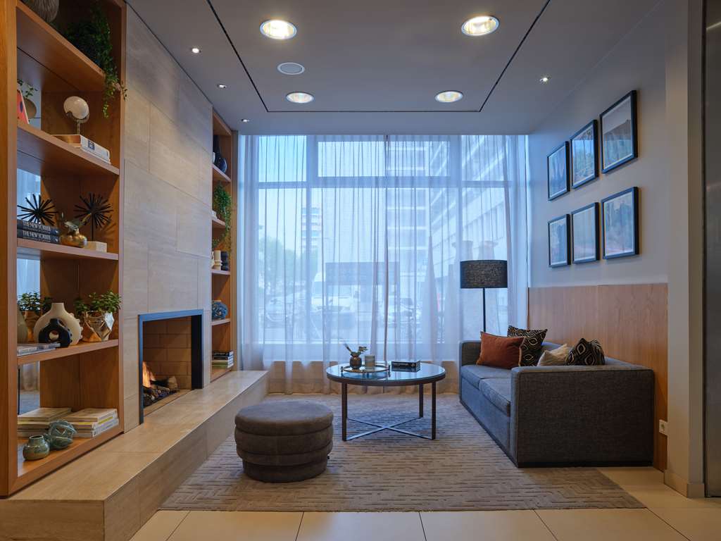adina hotel berlin checkpoint charlie lounge