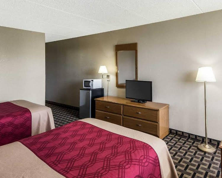 Econo Lodge Kerville - photo 4
