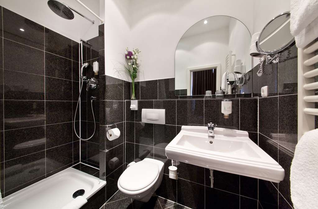 Bath_Novum Hotel am Holstenwall Hamburg