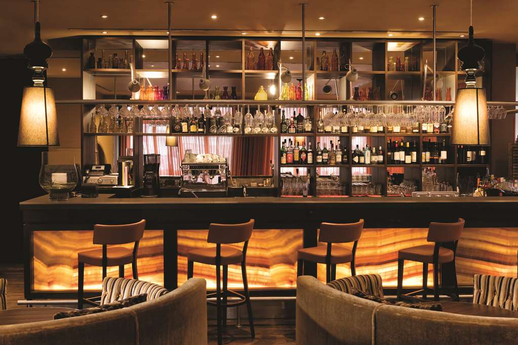 adina apartment hotel berlin checkpoint charlie alto bar and restaurant