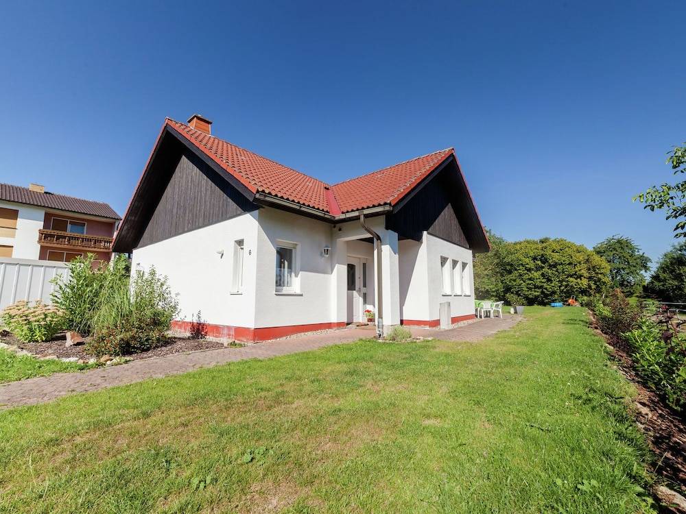 Ferienwohnung in Densberg mit Terrasse