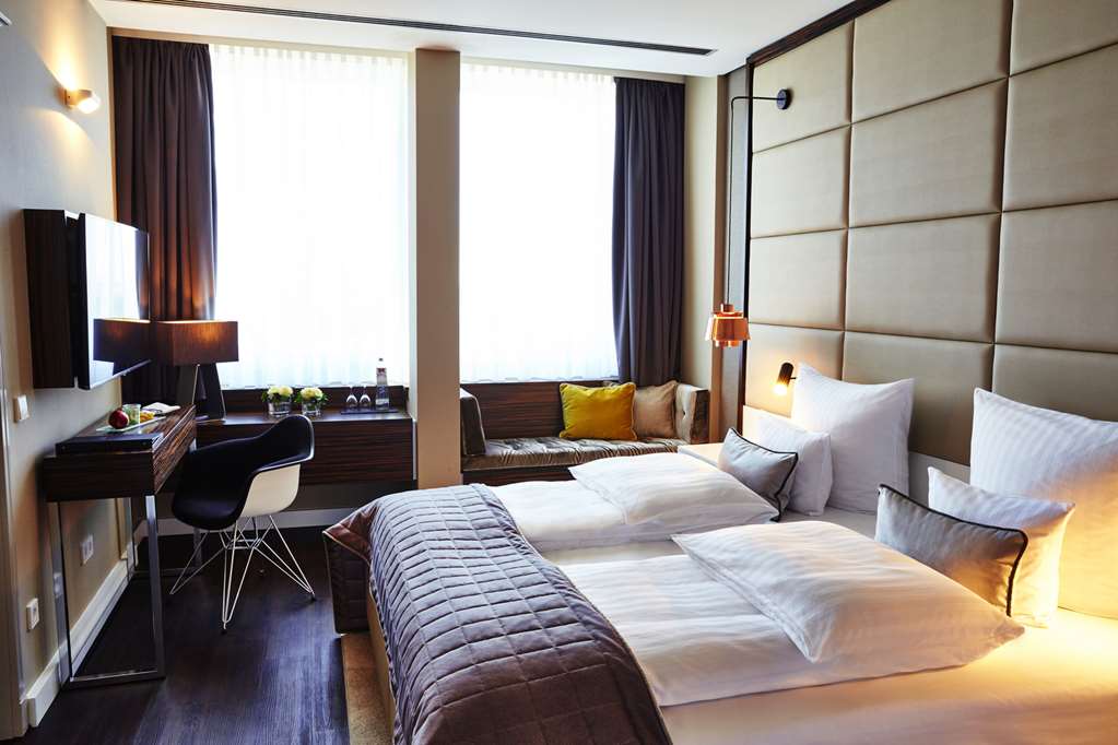 Steigenberger Hotel Koeln, Cologne, Germany - Suite bedroom