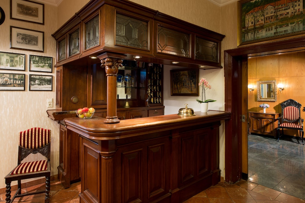 Reception hall