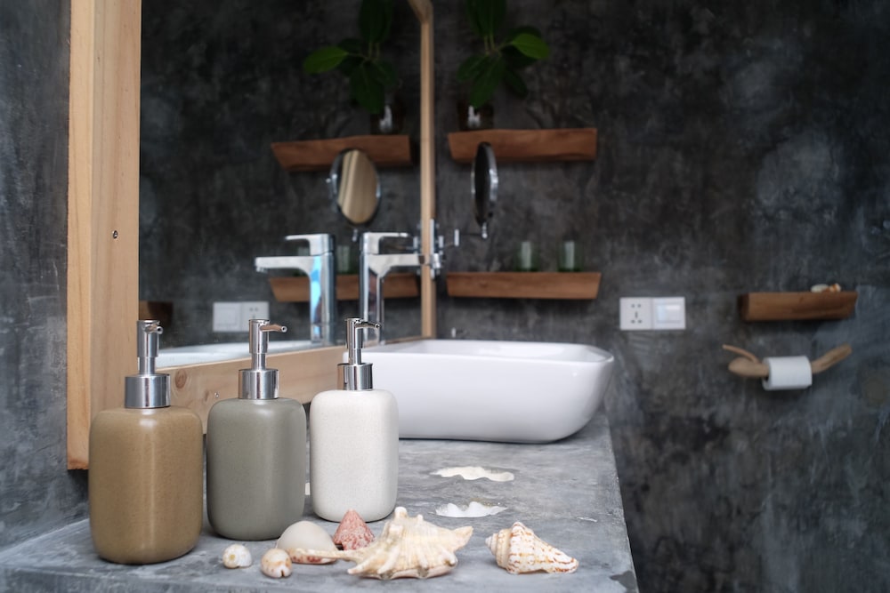 Bathroom sink