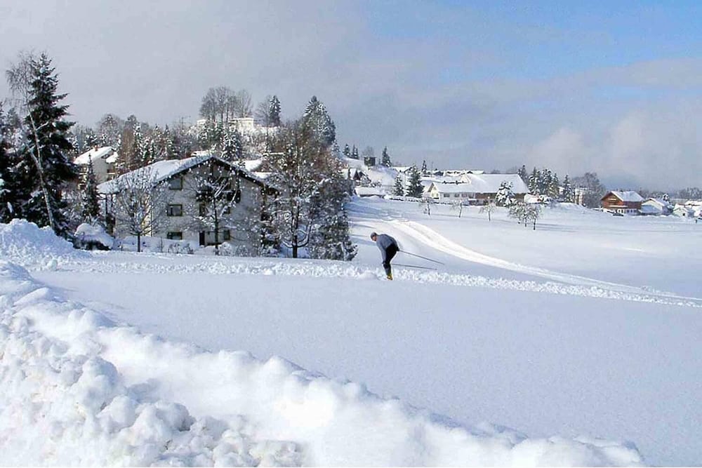 Snow and ski sports