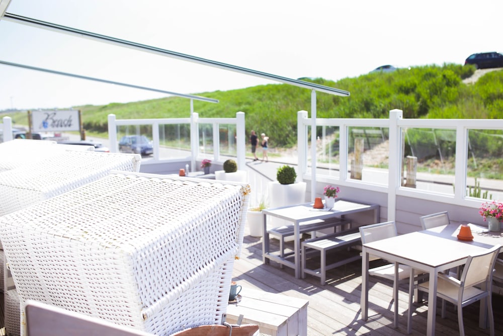 Sundeck