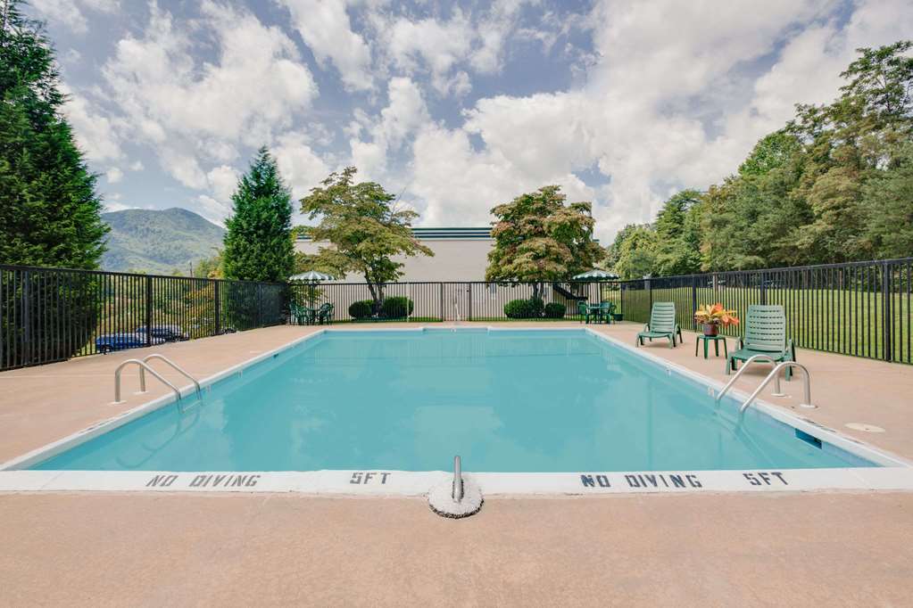 Days Inn by Wyndham Asheville West - photo 3