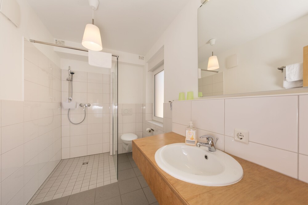 Deep Soaking Bathtub