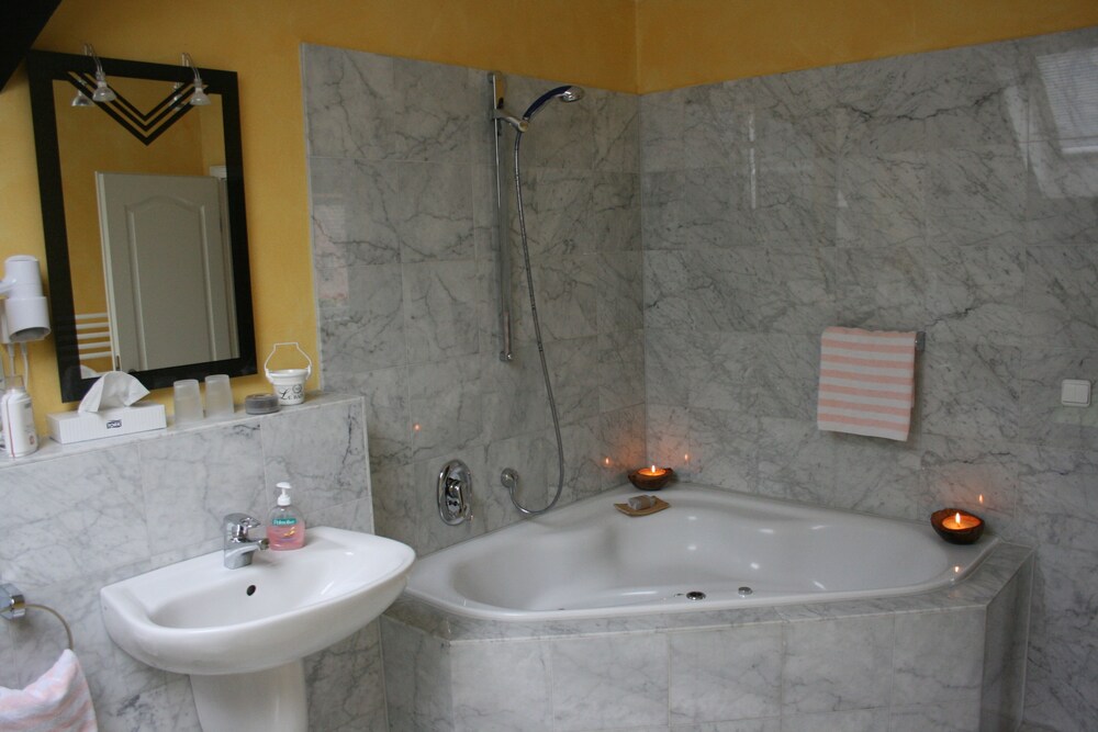 Jetted Tub