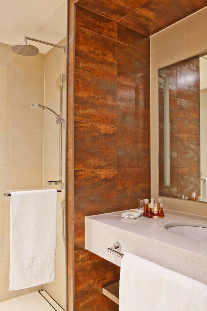 Steigenberger Hotel Bremen, Germany - bathroom