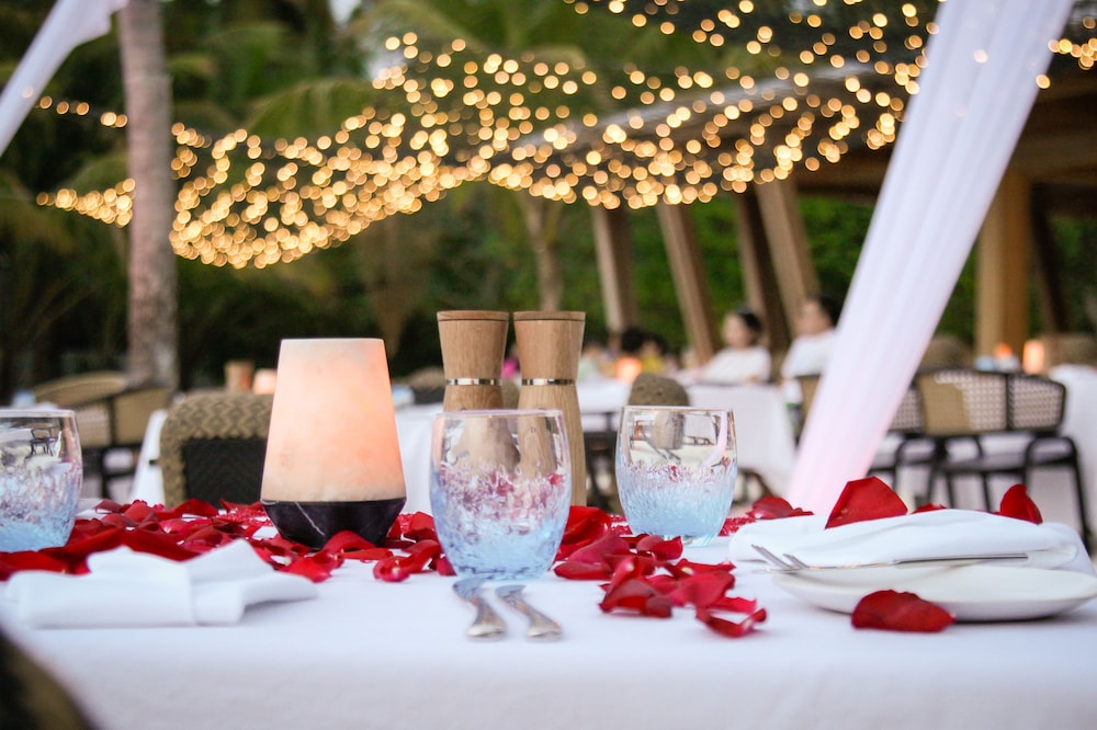 Couples dining