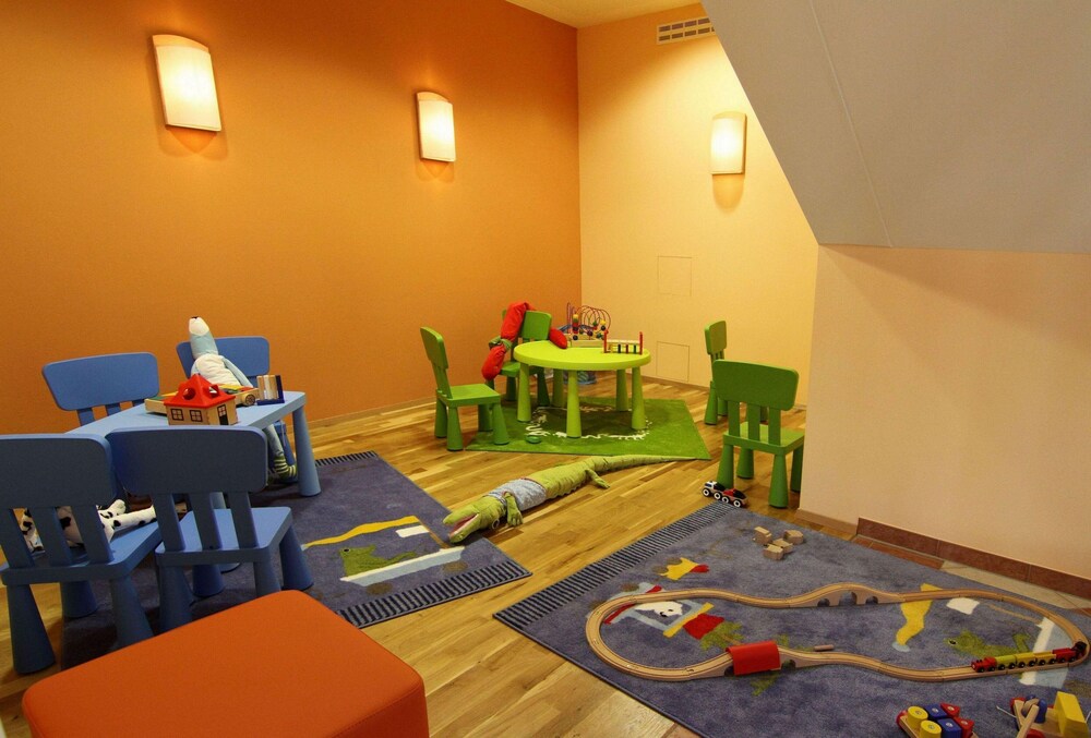 Childrens Play Area - Indoor