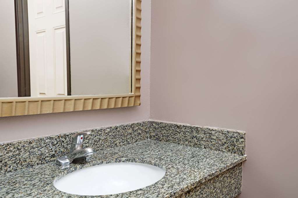 Days Inn by Wyndham West Covina - photo 5