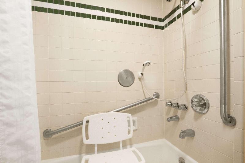 Days Inn by Wyndham Alexander City - photo 3
