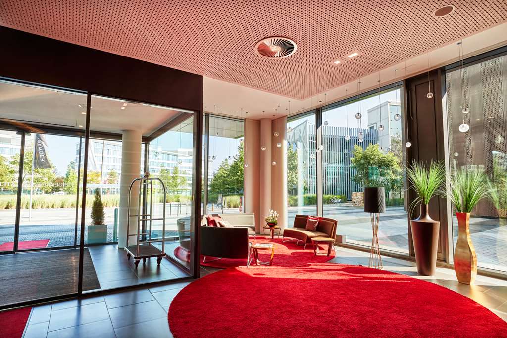 Steigenberger Hotel Bremen, Germany - Lobby