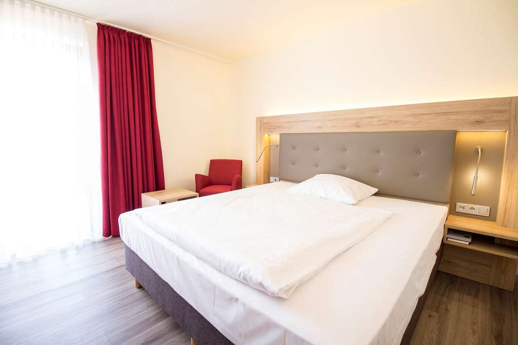 Etage renoviert Kingsize Bett