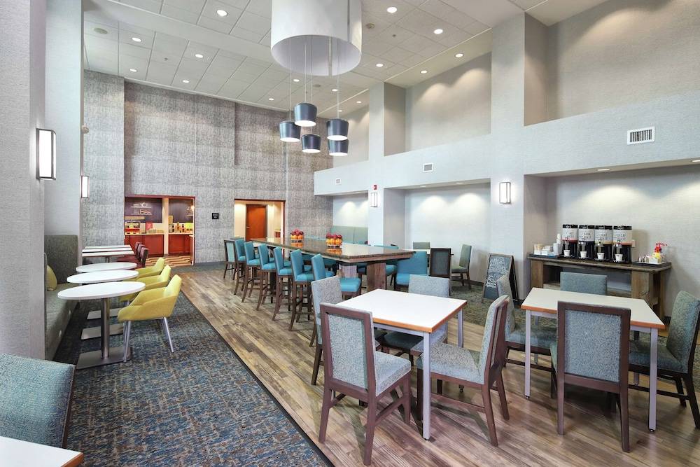 Hampton Inn & Suites Tucson East Williams Center - photo 4