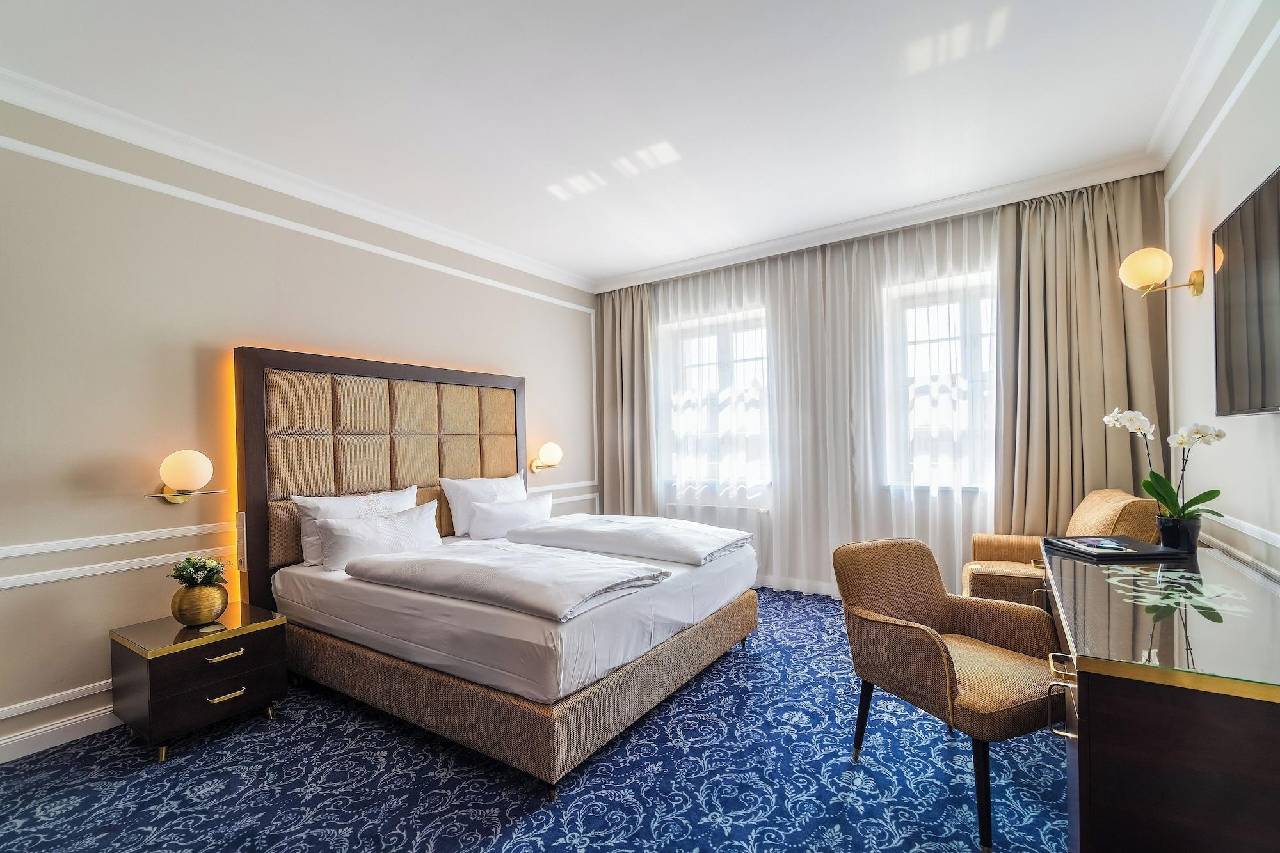Guest room