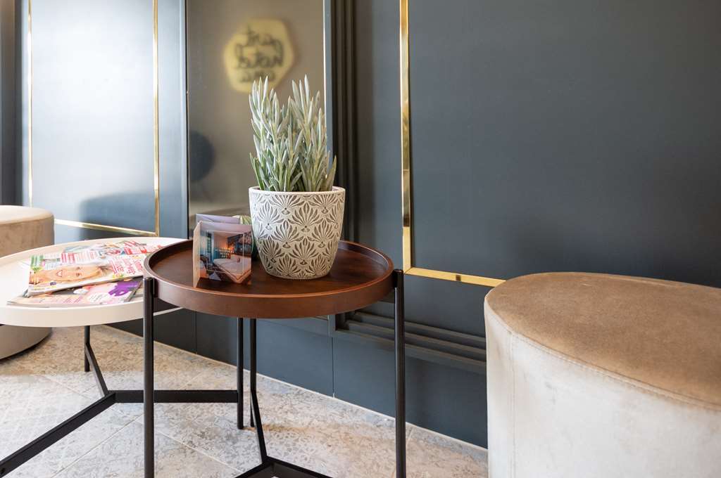 Arthotel ANA Aura Public