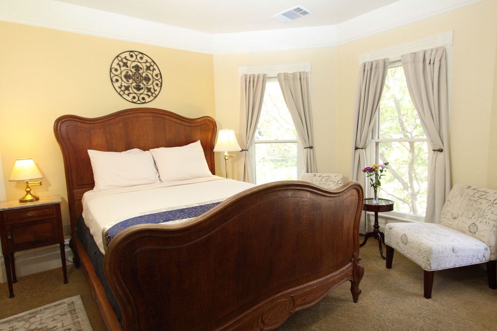 Hennessey House - photo 3