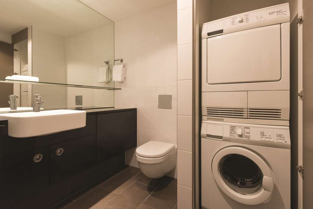 adina apartment hotel berlin mitte one bedroom apartment bathroom