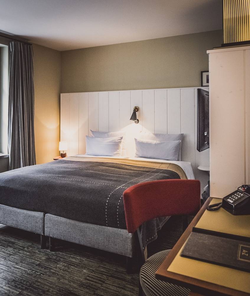 Room amenity