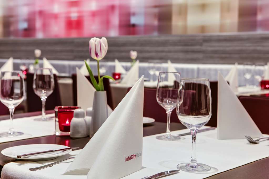 IntercityHotel Hamburg Dammtor Messe, Germany - Restaurant